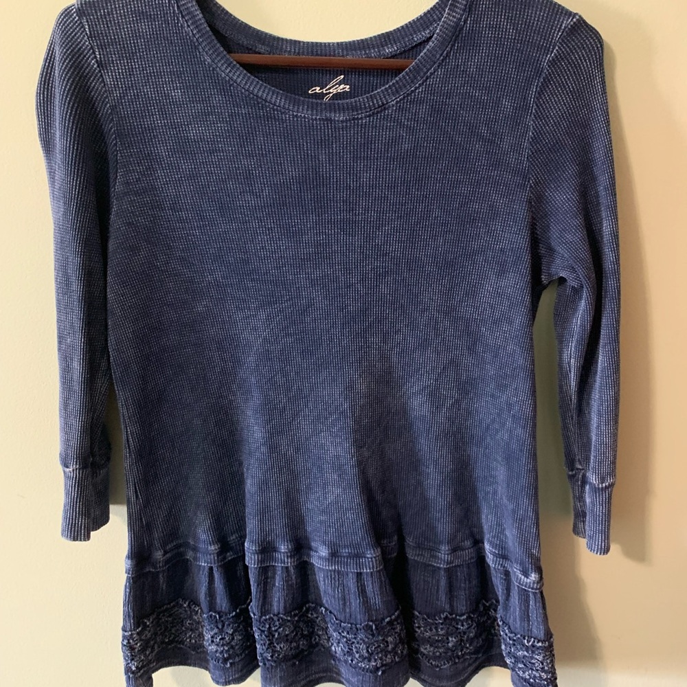 Alya Blue Babydoll Blouse. Small. 3/4 sleeve.